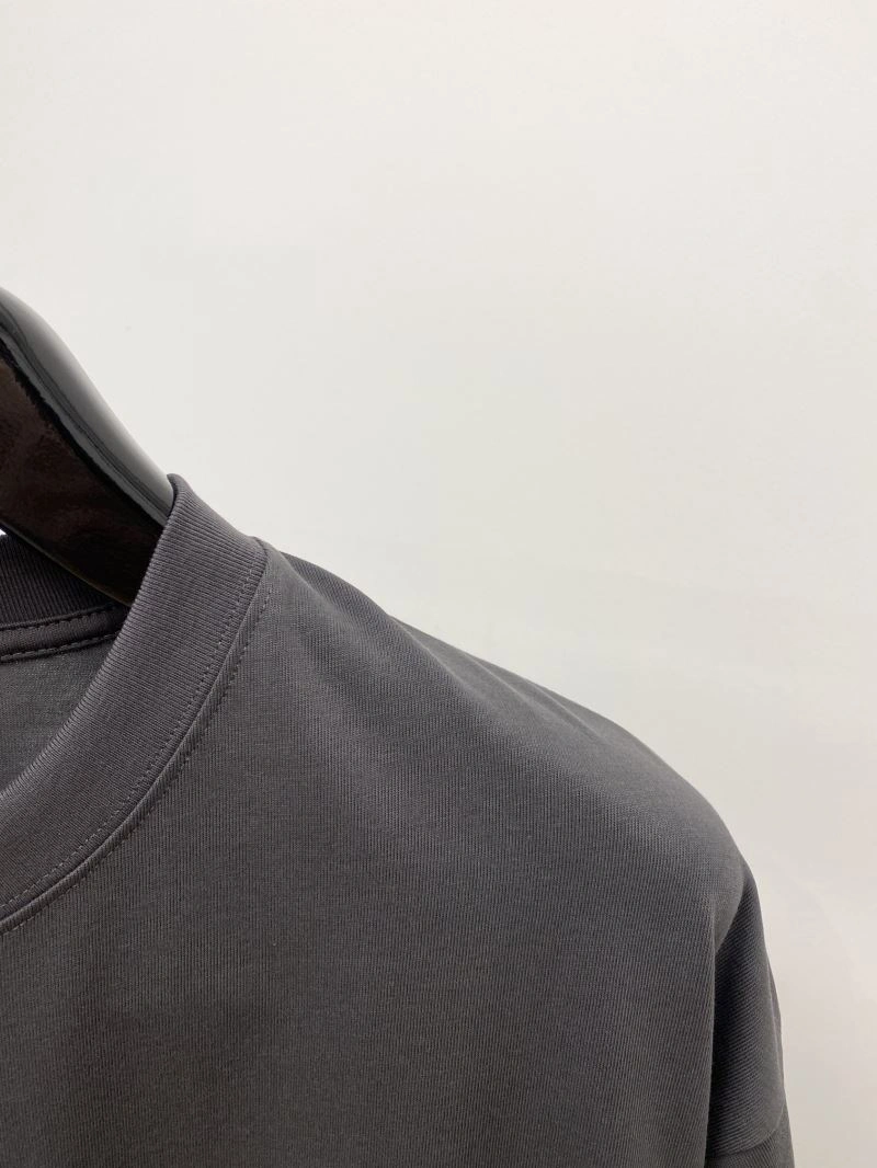 Louis Vuitton T-Shirts Versatile 135281