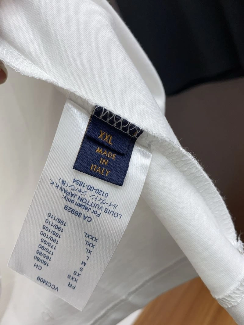 WeatherProof Louis Vuitton T-Shirts 135286