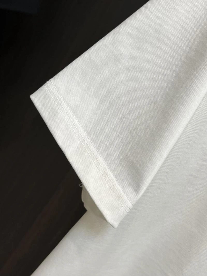 Louis Vuitton T-Shirts Snug 135278