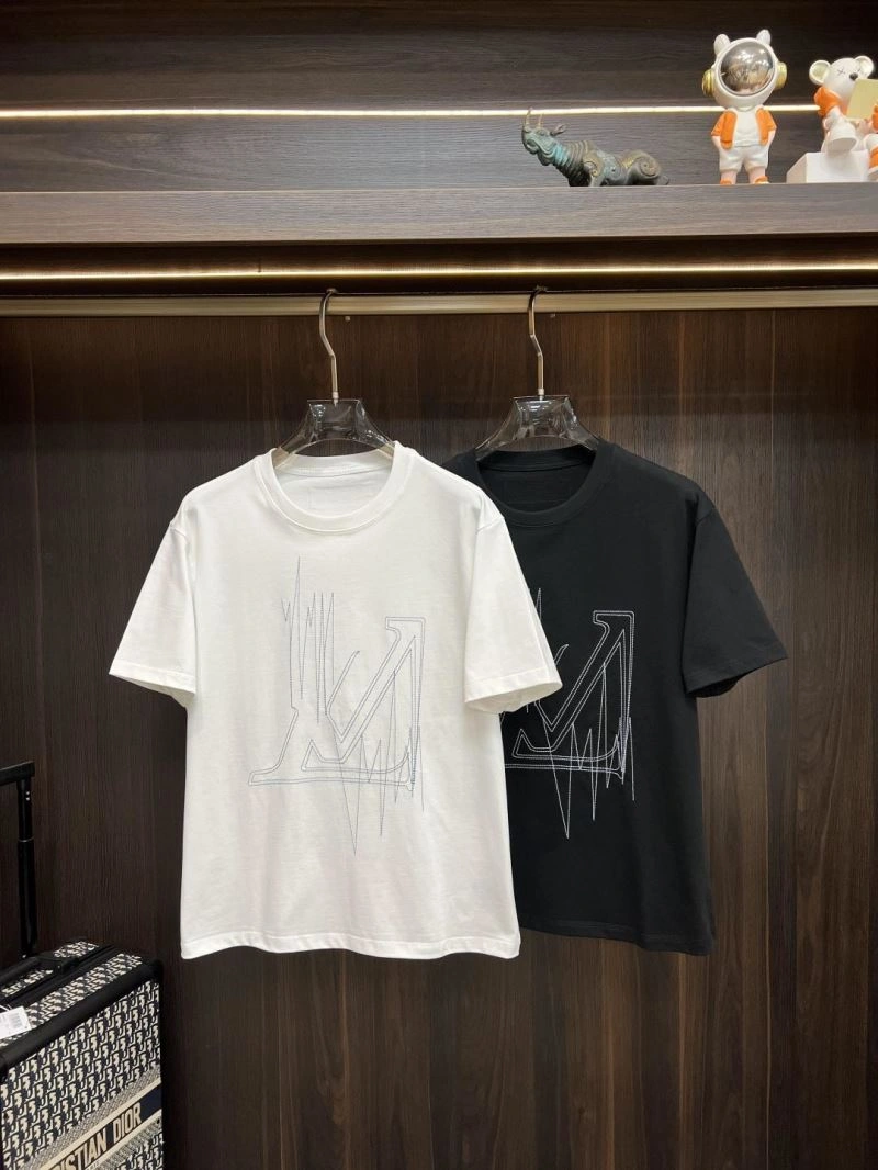 Unisex Louis Vuitton T-Shirts 135290