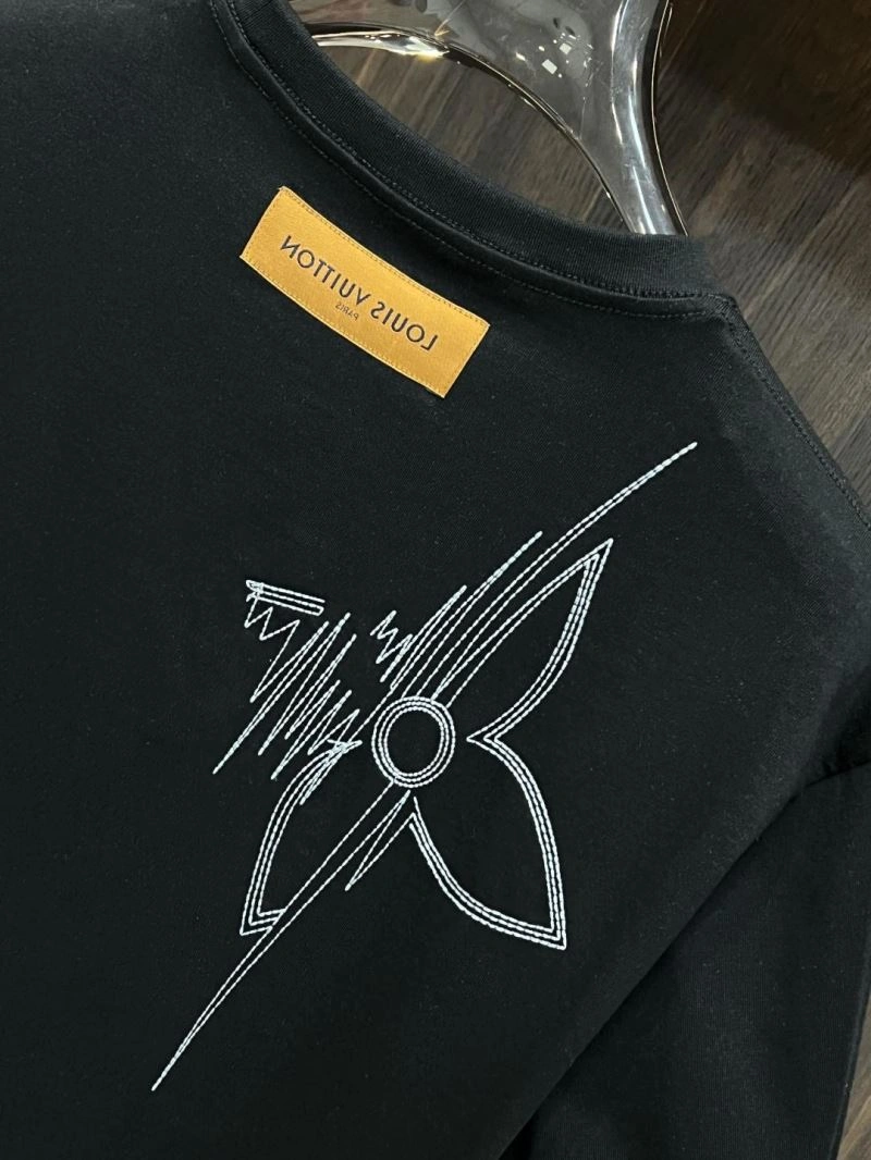 Unisex Louis Vuitton T-Shirts 135290