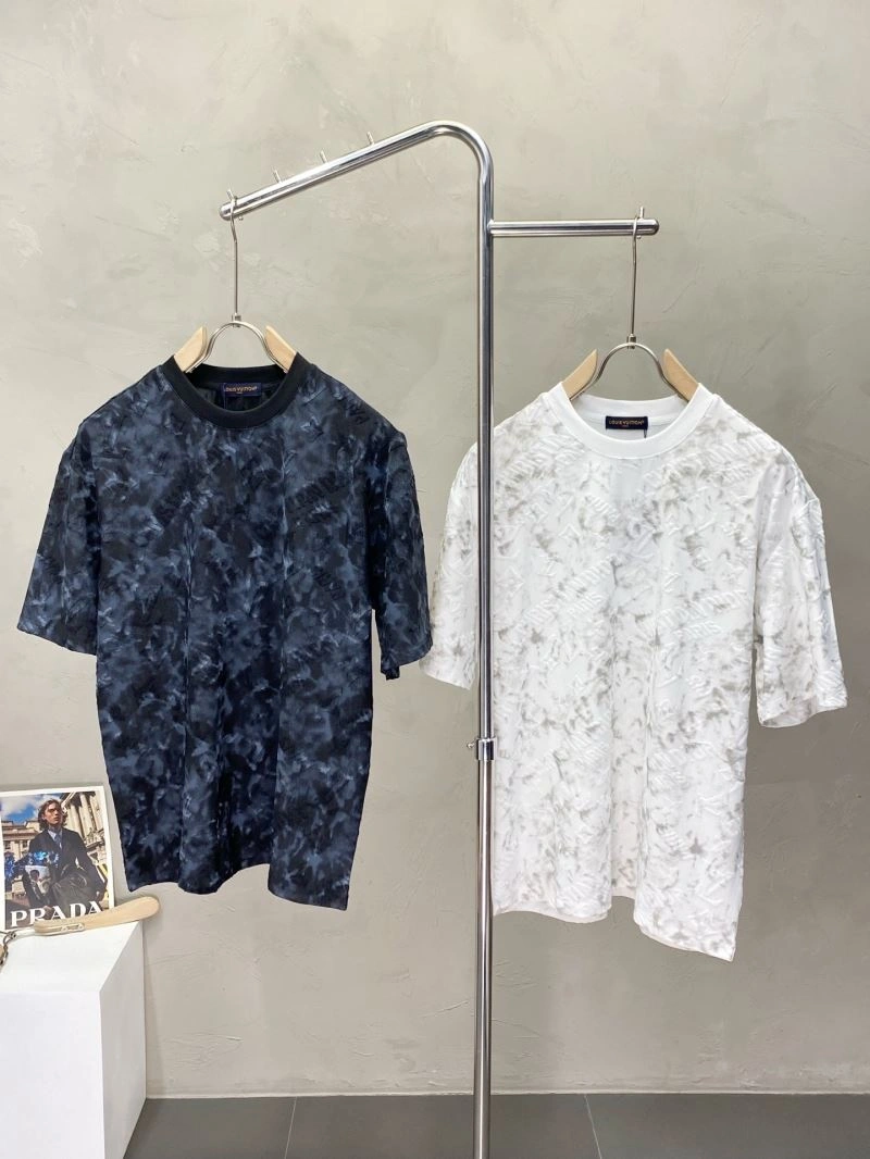 Louis Vuitton T-Shirts Casual 135300