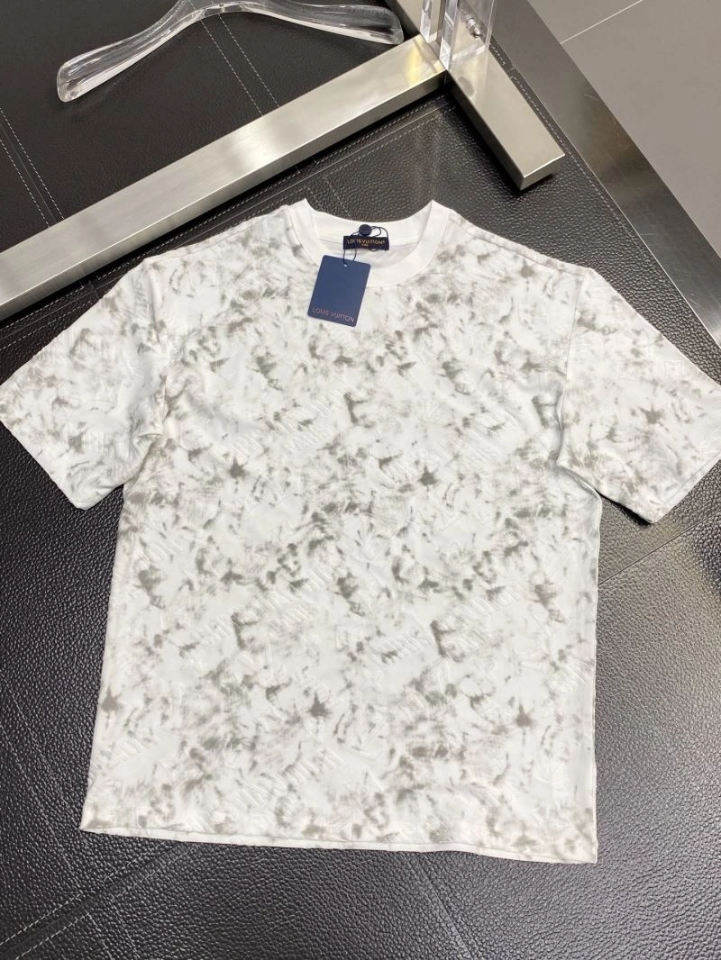 Louis Vuitton T-Shirts Casual 135300