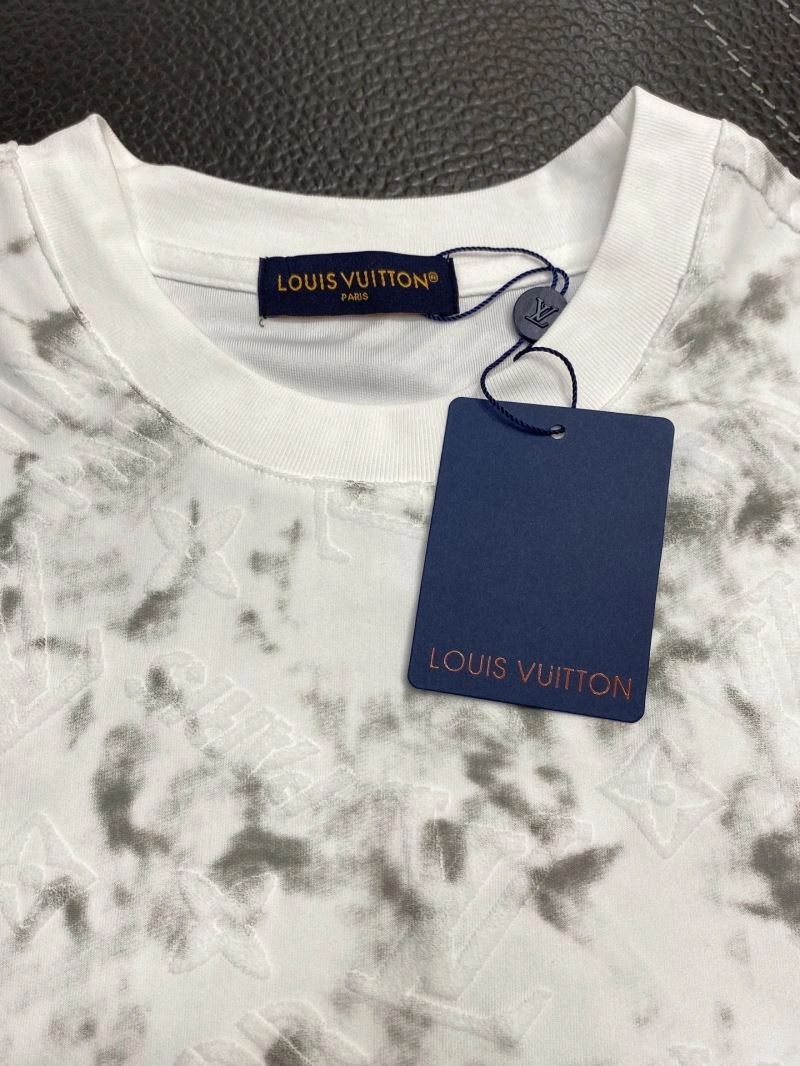 Louis Vuitton T-Shirts Casual 135300