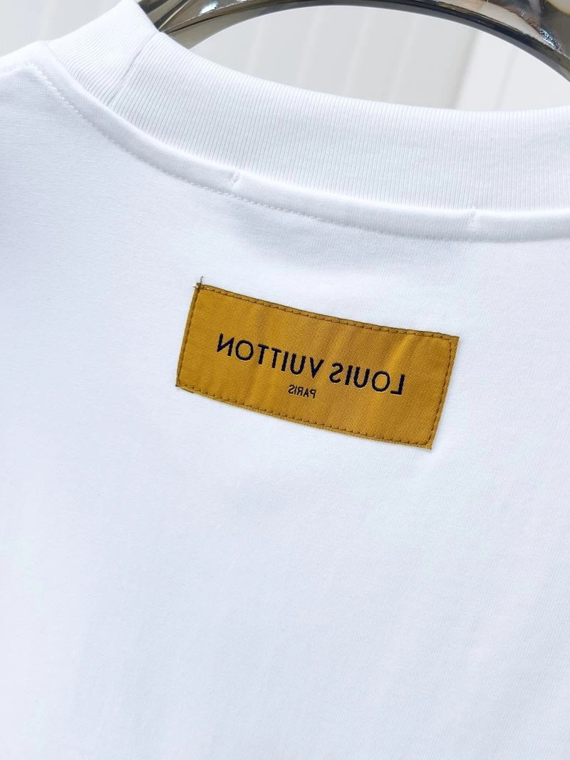Louis Vuitton T-Shirts Sleek 135289