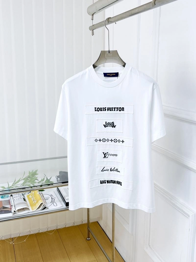 Louis Vuitton T-Shirts Sleek 135289