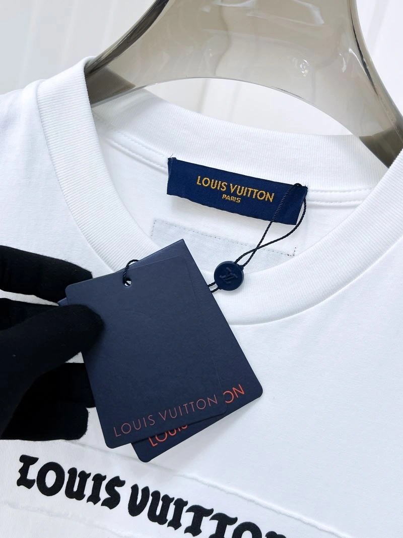 Louis Vuitton T-Shirts Sleek 135289
