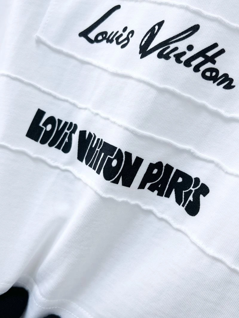 Louis Vuitton T-Shirts Sleek 135289