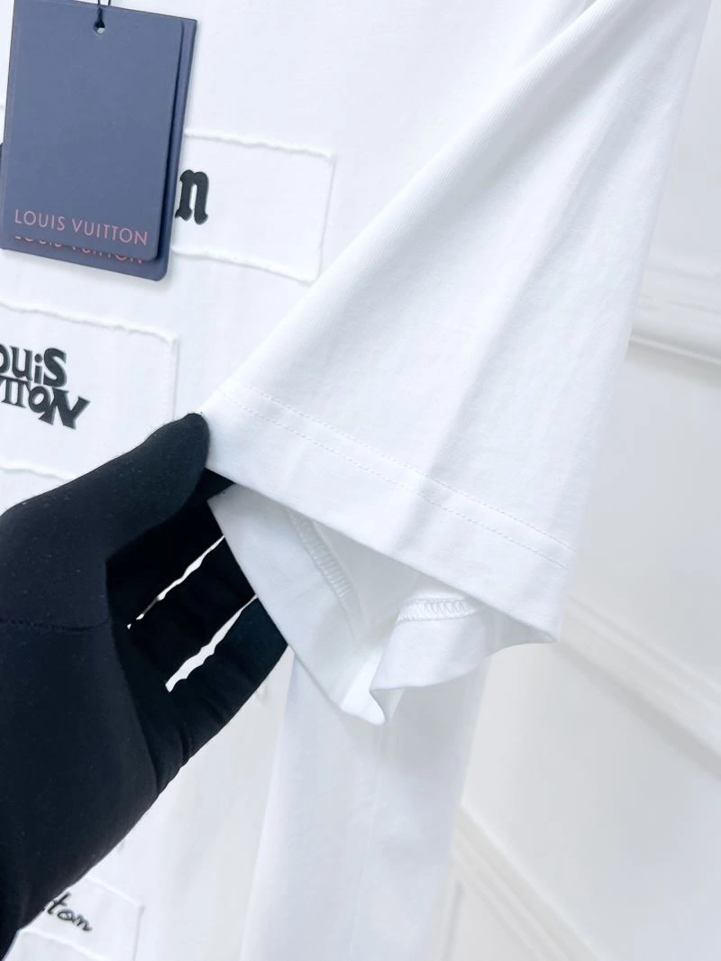 Louis Vuitton T-Shirts Sleek 135289