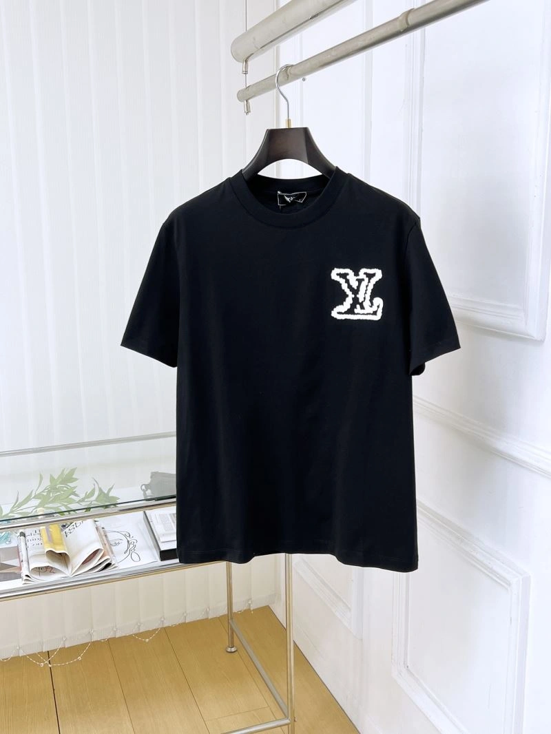 Vibrant Louis Vuitton T-Shirts 135267