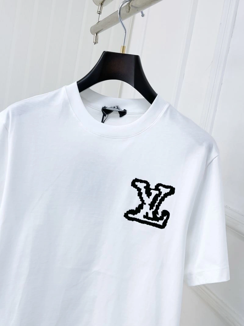 Vibrant Louis Vuitton T-Shirts 135267