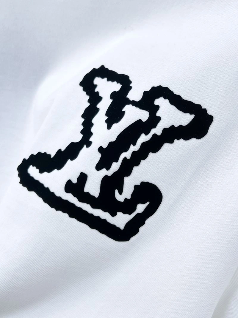 Vibrant Louis Vuitton T-Shirts 135267