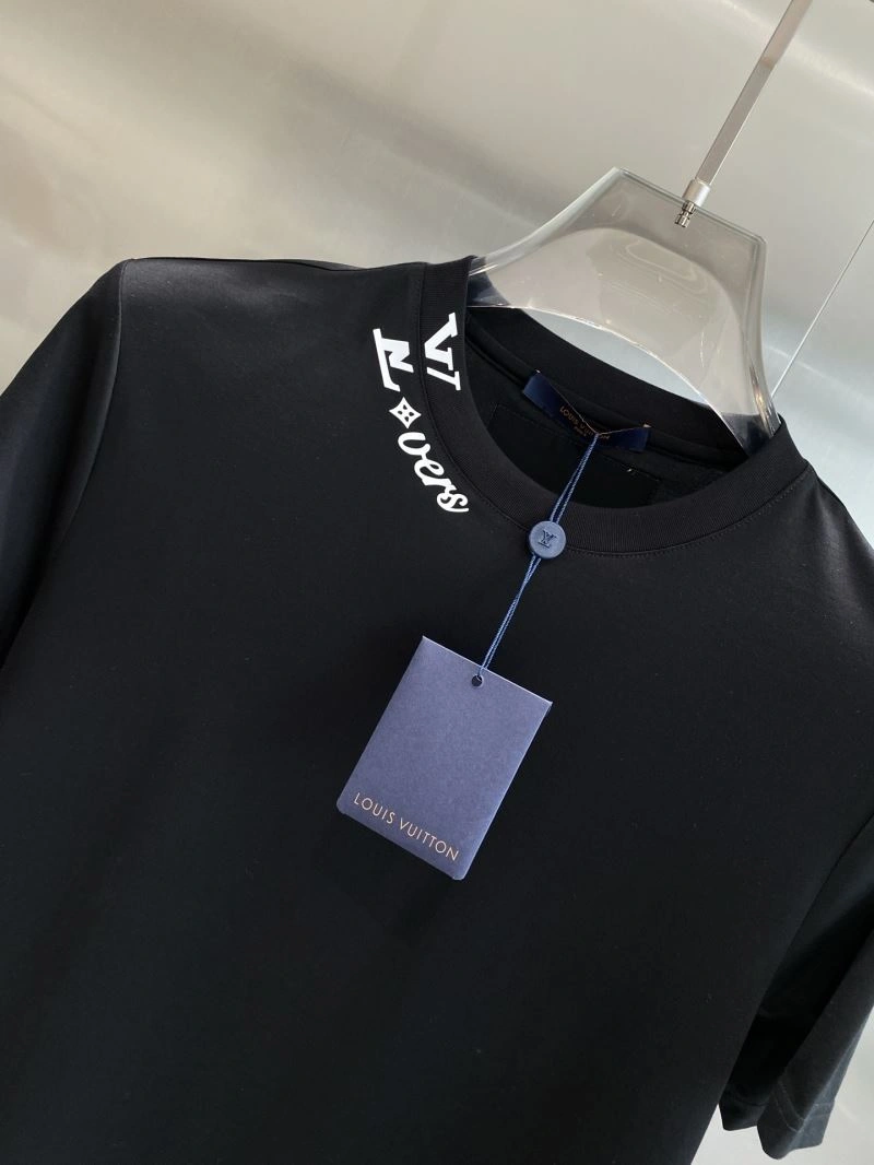 Modern Louis Vuitton T-Shirts 135276