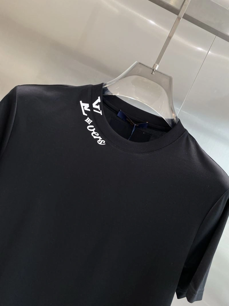 Modern Louis Vuitton T-Shirts 135276