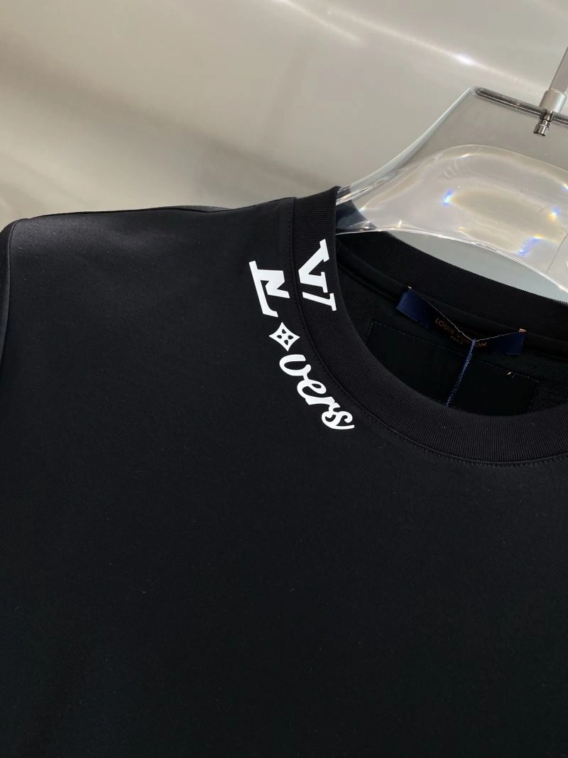 Modern Louis Vuitton T-Shirts 135276
