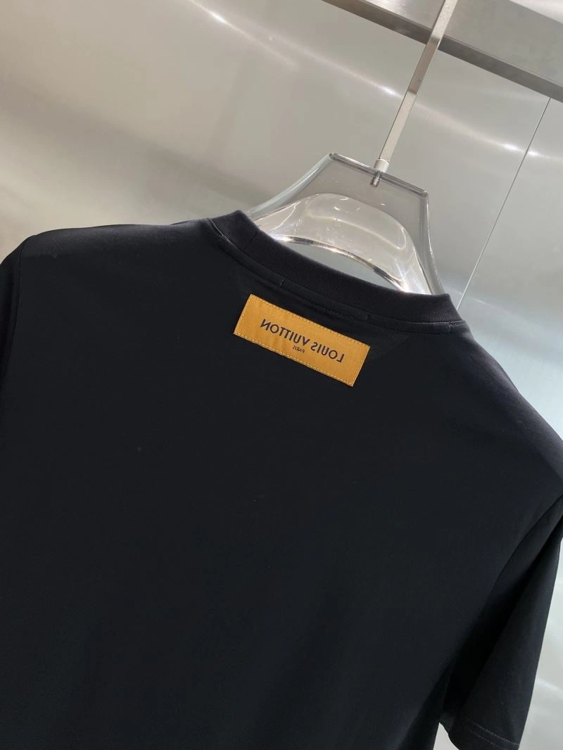 Modern Louis Vuitton T-Shirts 135276