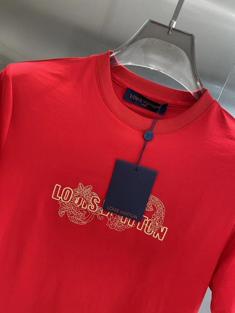 Snug Louis Vuitton T-Shirts 135266