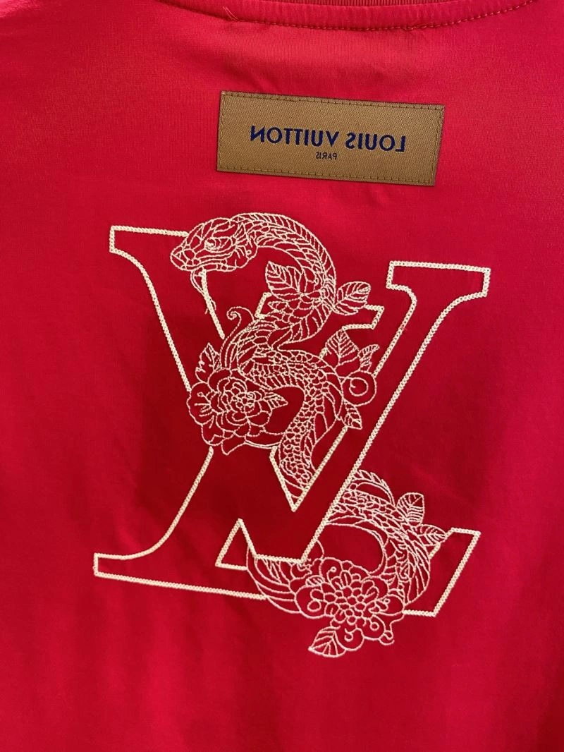 Snug Louis Vuitton T-Shirts 135266