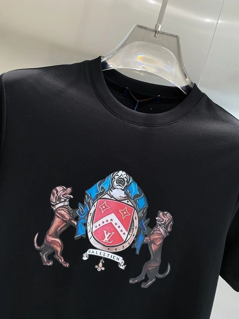 Sporty Louis Vuitton T-Shirts 135274