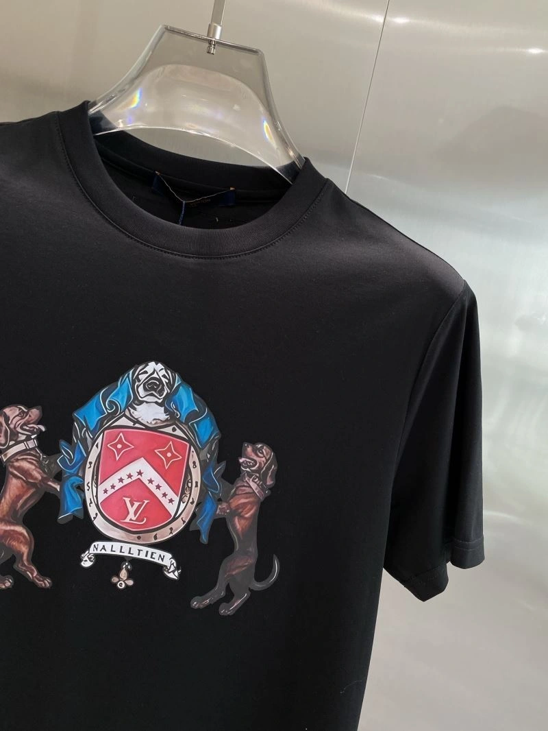 Sporty Louis Vuitton T-Shirts 135274