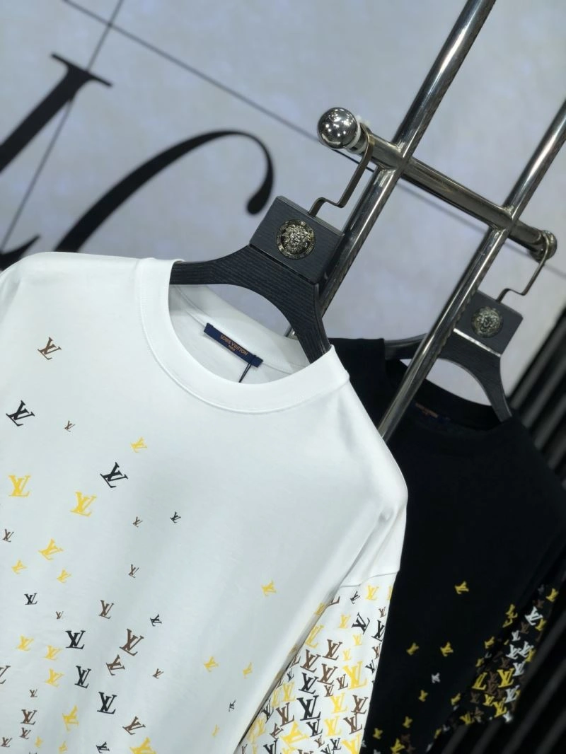 Modern Louis Vuitton T-Shirts 135231