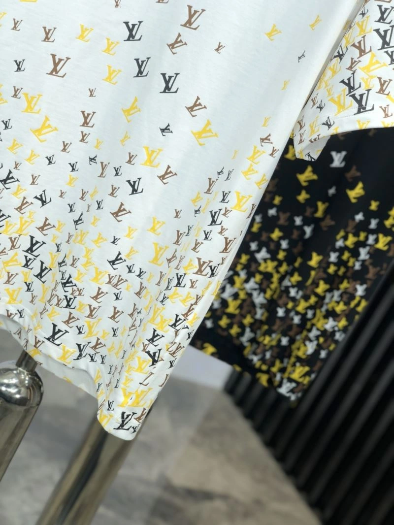 Modern Louis Vuitton T-Shirts 135231