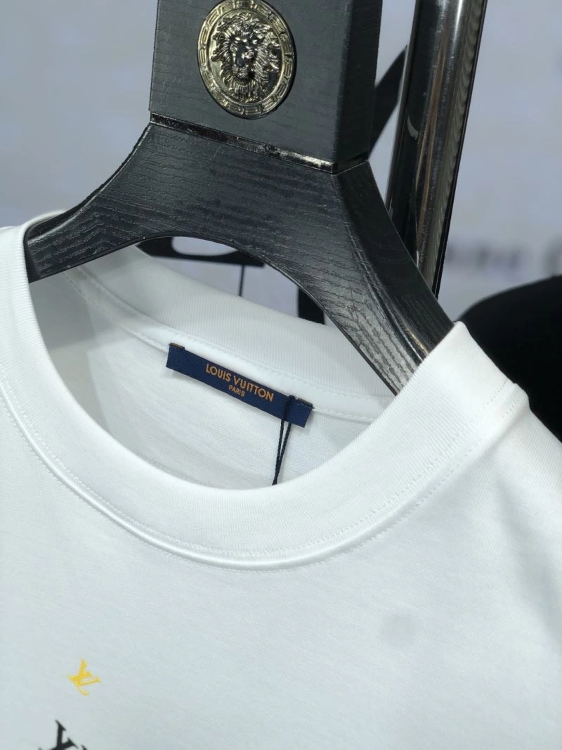 Modern Louis Vuitton T-Shirts 135231
