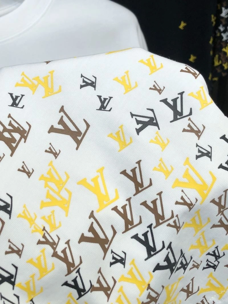 Modern Louis Vuitton T-Shirts 135231