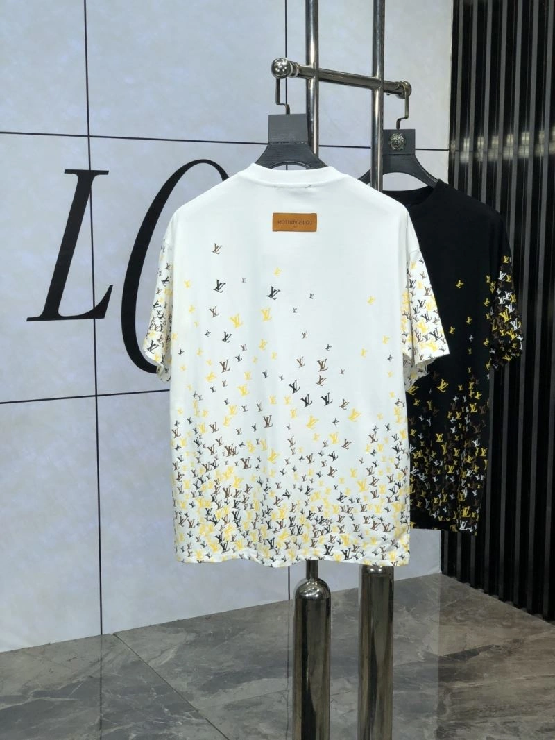 Modern Louis Vuitton T-Shirts 135231