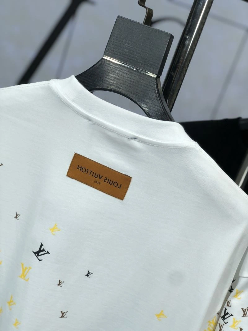 Modern Louis Vuitton T-Shirts 135231