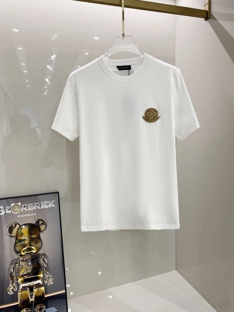 Sleek Louis Vuitton T-Shirts 135243