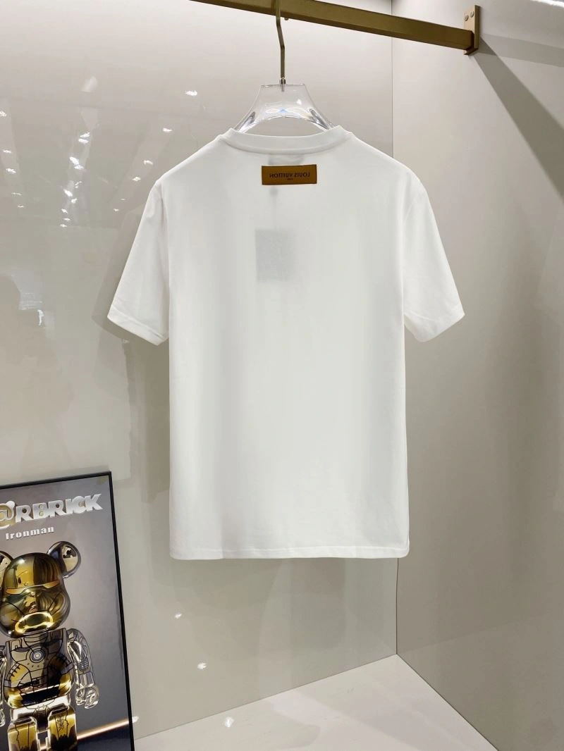 Sleek Louis Vuitton T-Shirts 135243