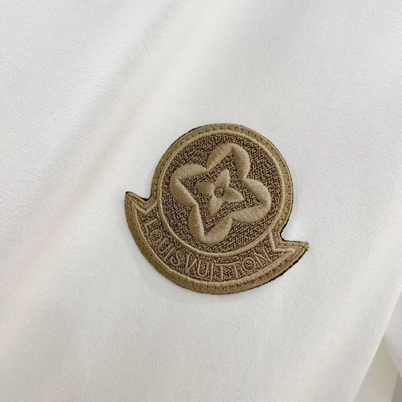 Sleek Louis Vuitton T-Shirts 135243