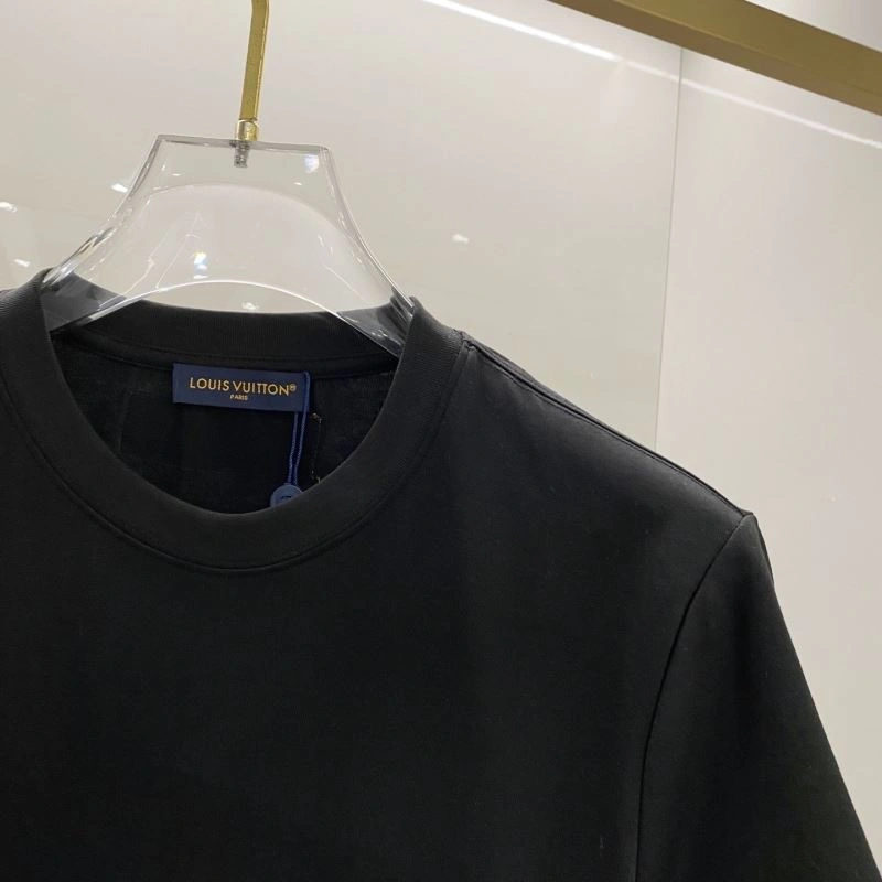 Sophisticated Louis Vuitton T-Shirts 135253