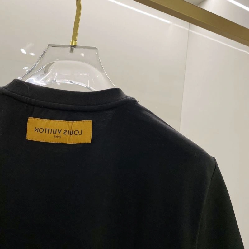 Sophisticated Louis Vuitton T-Shirts 135253