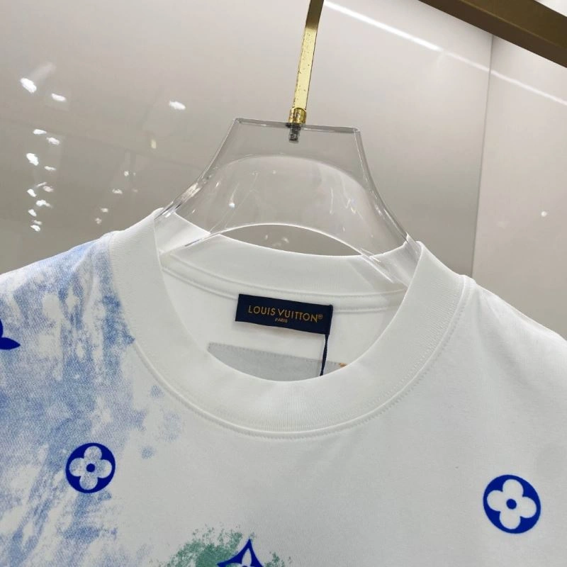 Timeless Louis Vuitton T-Shirts 135241