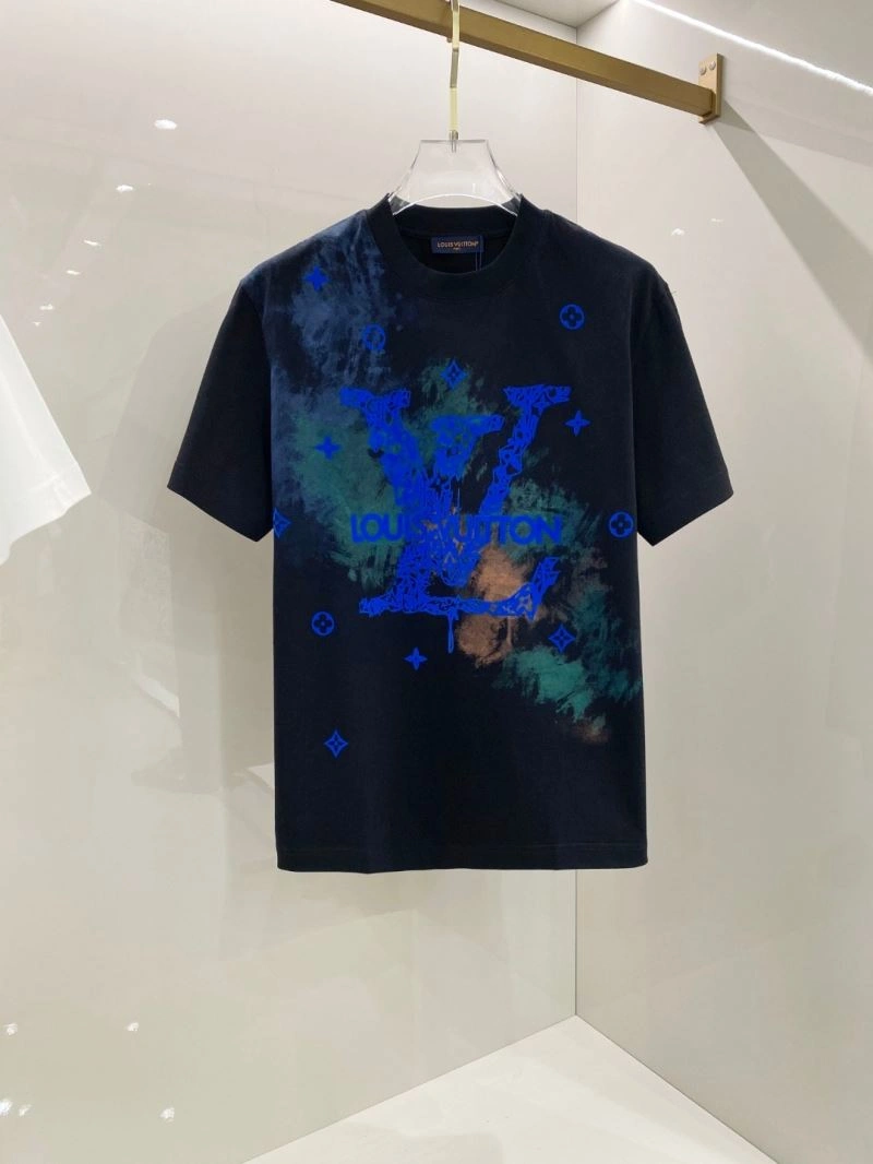 Vibrant Louis Vuitton T-Shirts 135248