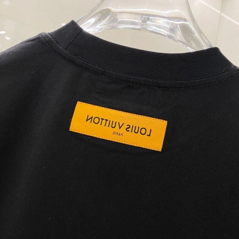 Vibrant Louis Vuitton T-Shirts 135248