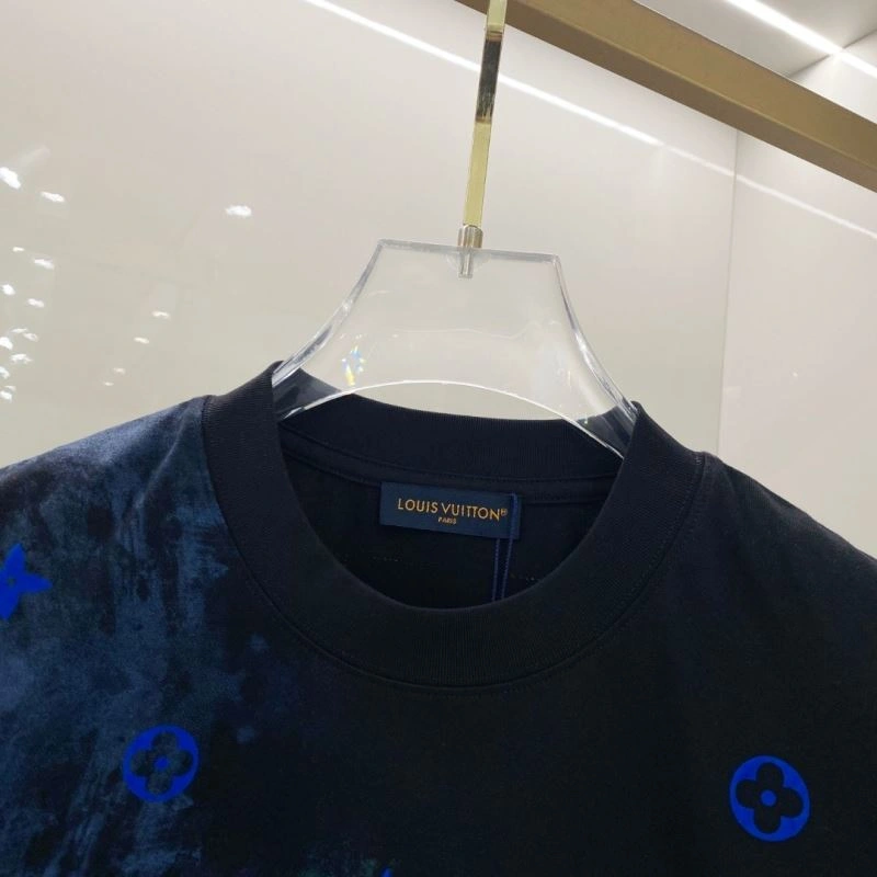 Vibrant Louis Vuitton T-Shirts 135248