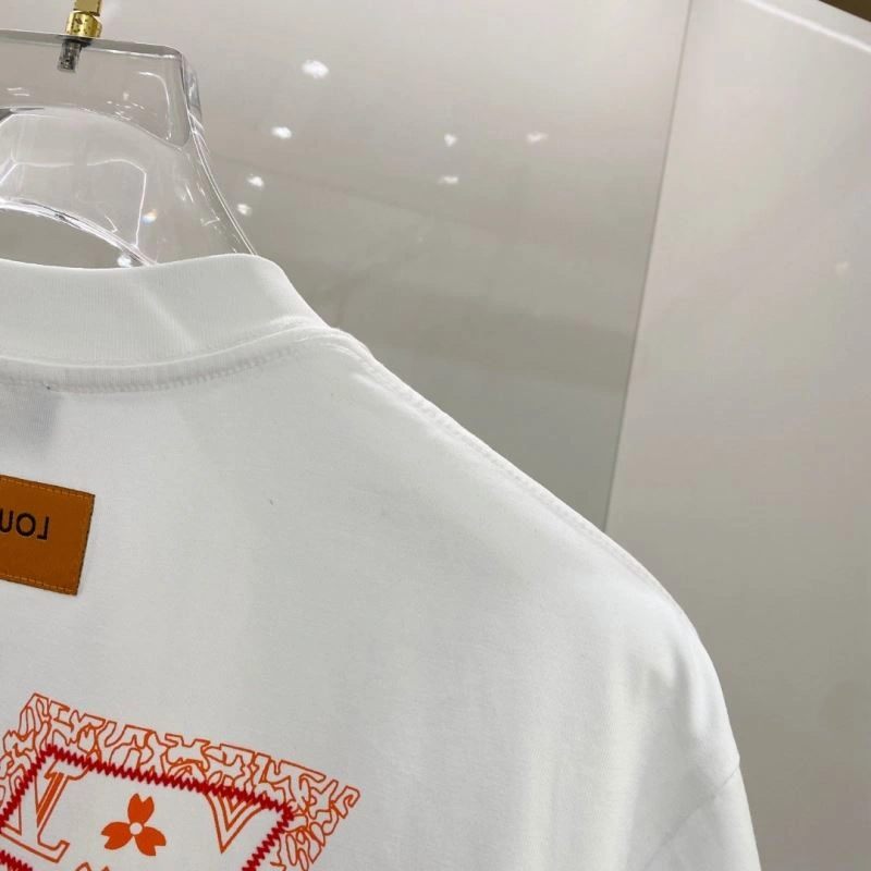 Contemporary Louis Vuitton T-Shirts 135250