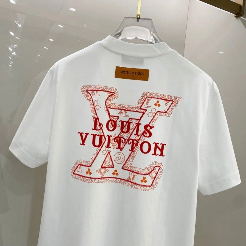 Contemporary Louis Vuitton T-Shirts 135250