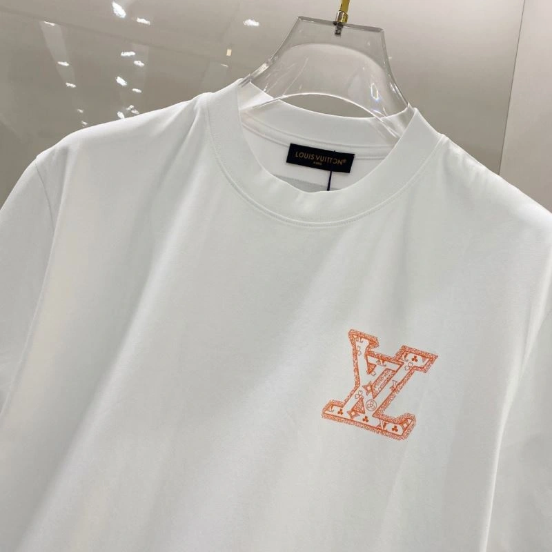 Contemporary Louis Vuitton T-Shirts 135250