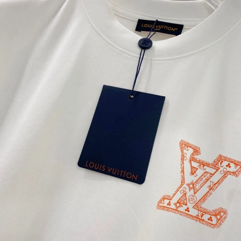 Contemporary Louis Vuitton T-Shirts 135250