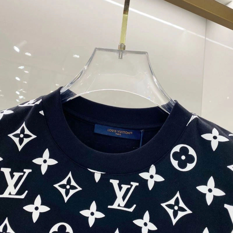 TravelReady Louis Vuitton T-Shirts 135258