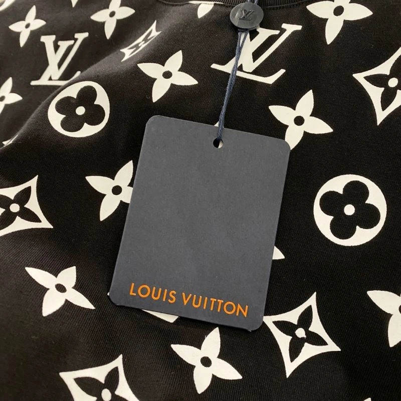 TravelReady Louis Vuitton T-Shirts 135258
