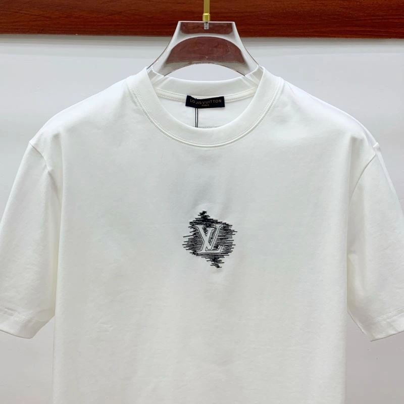 Louis Vuitton T-Shirts Snug 135230