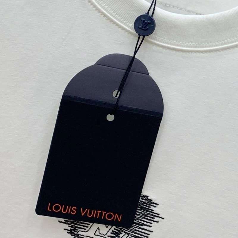 Louis Vuitton T-Shirts Snug 135230