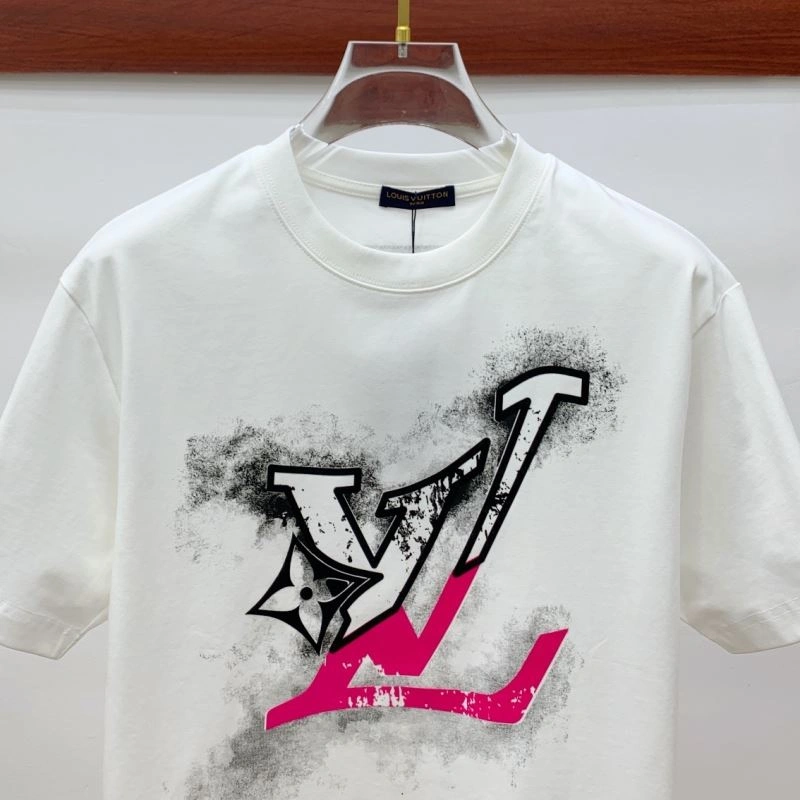 Upgraded Louis Vuitton T-Shirts 135255