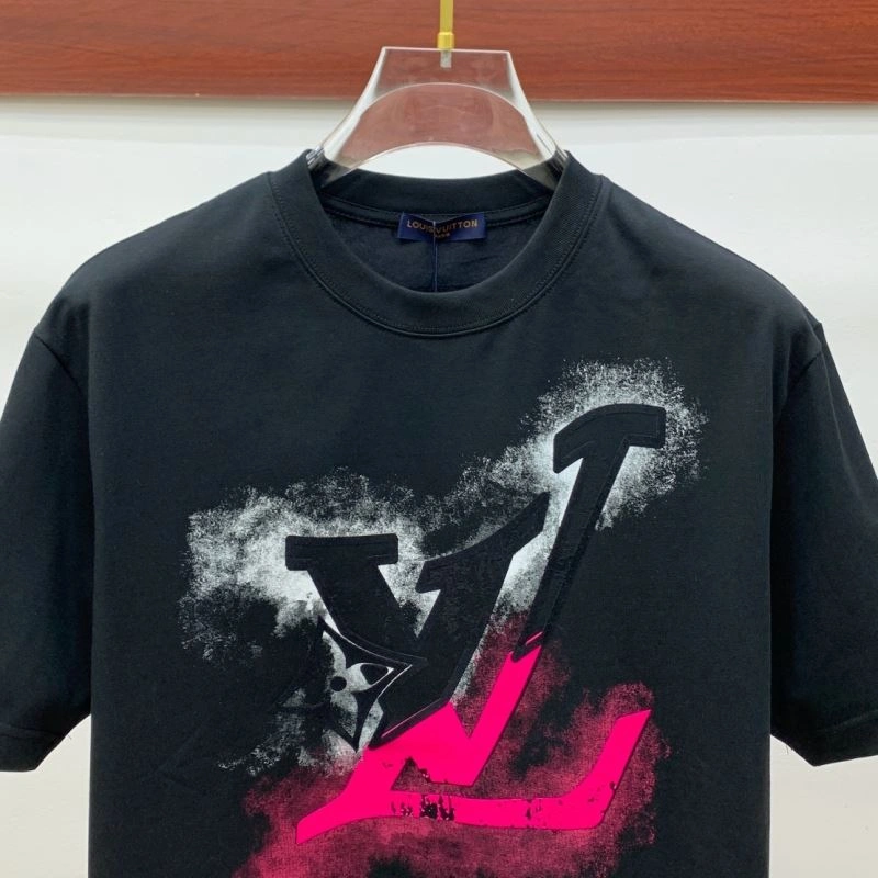 Louis Vuitton T-Shirts Contemporary 135251