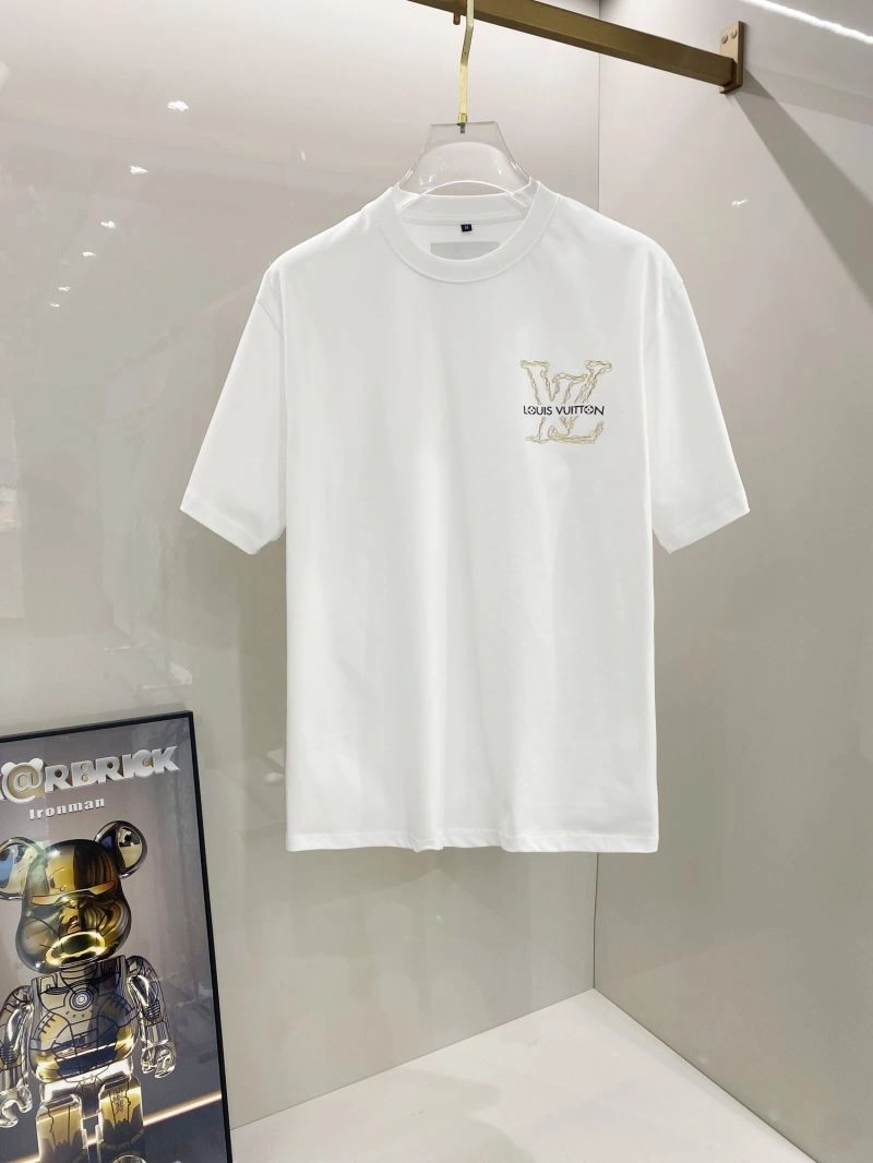 Effortless Louis Vuitton T-Shirts 135247